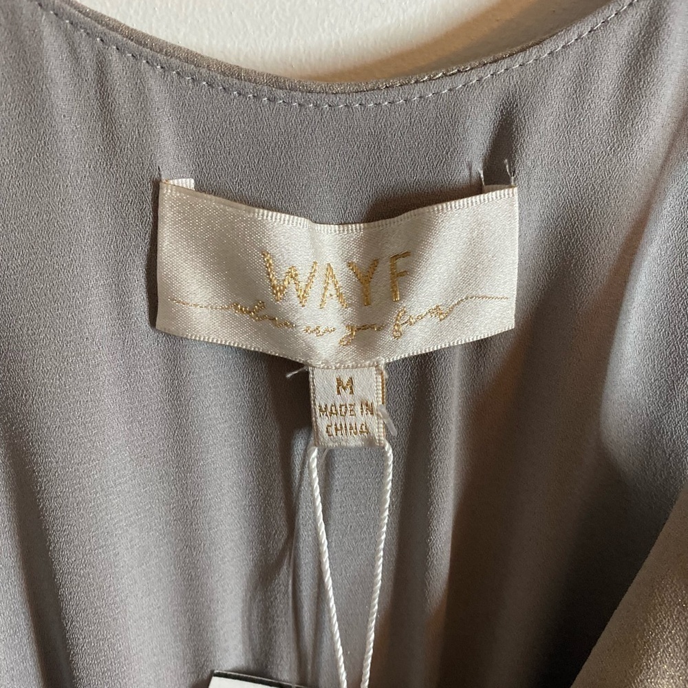 WAYF The Carolina Popover Gown In Platinum Shimmer - Picture 9 of 10